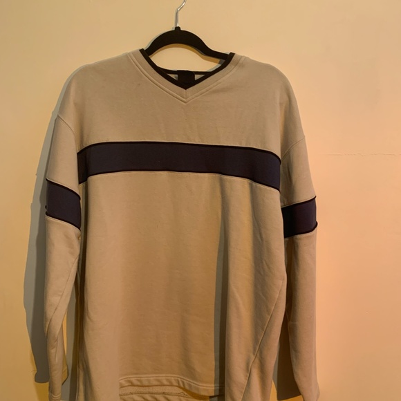 Wilson Sweater - Picture 3 of 4